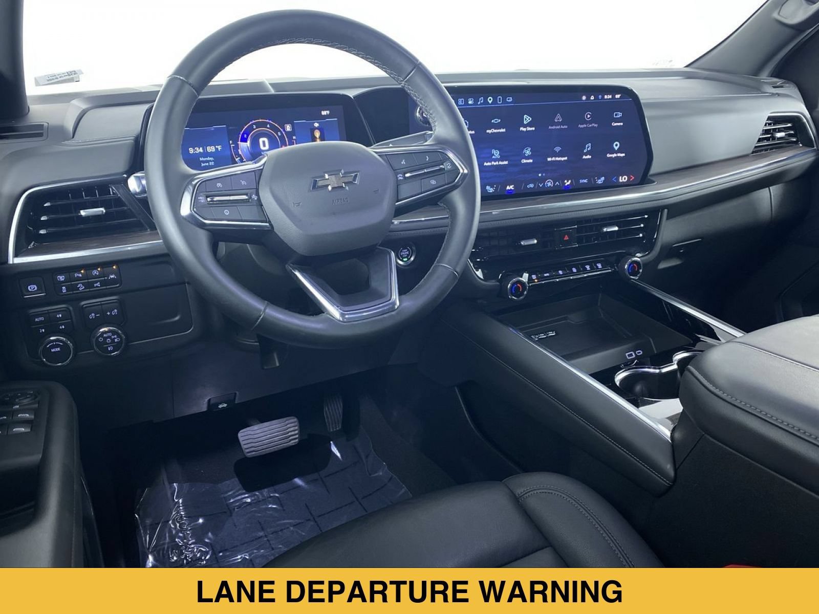Certified 2025 Chevrolet Suburban Z71 AWD/4WD image 2