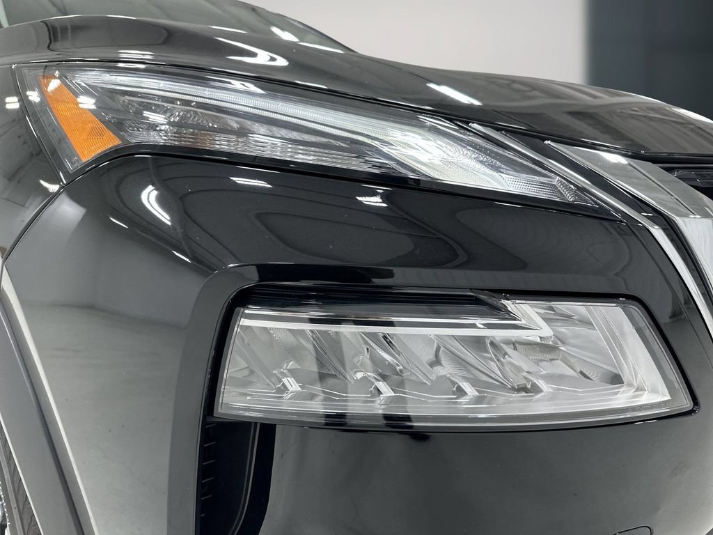 Used 2023 Nissan Rogue SV AWD/4WD image 11
