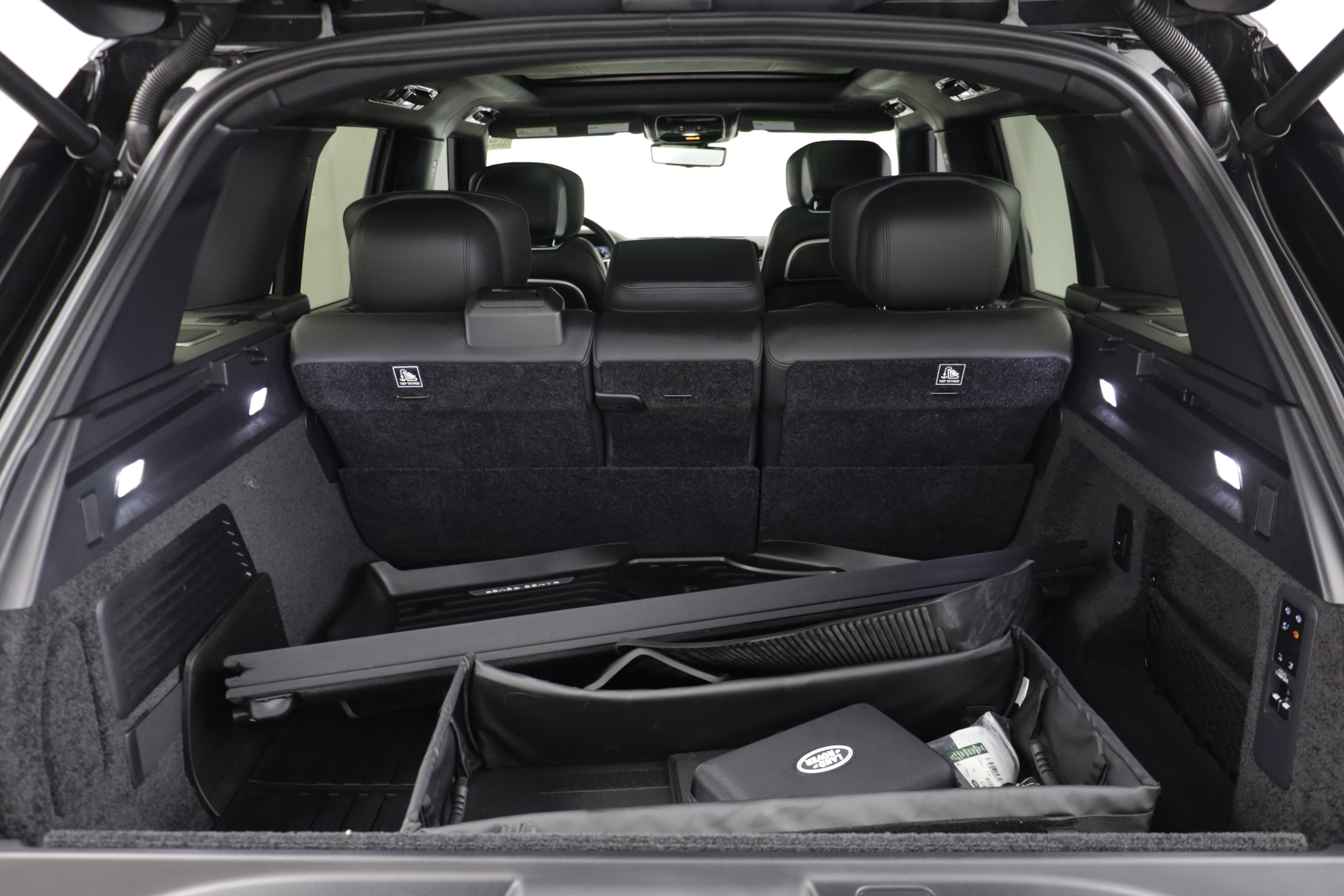 Used 2025 Land Rover Range Rover Autobiography AWD/4WD image 19