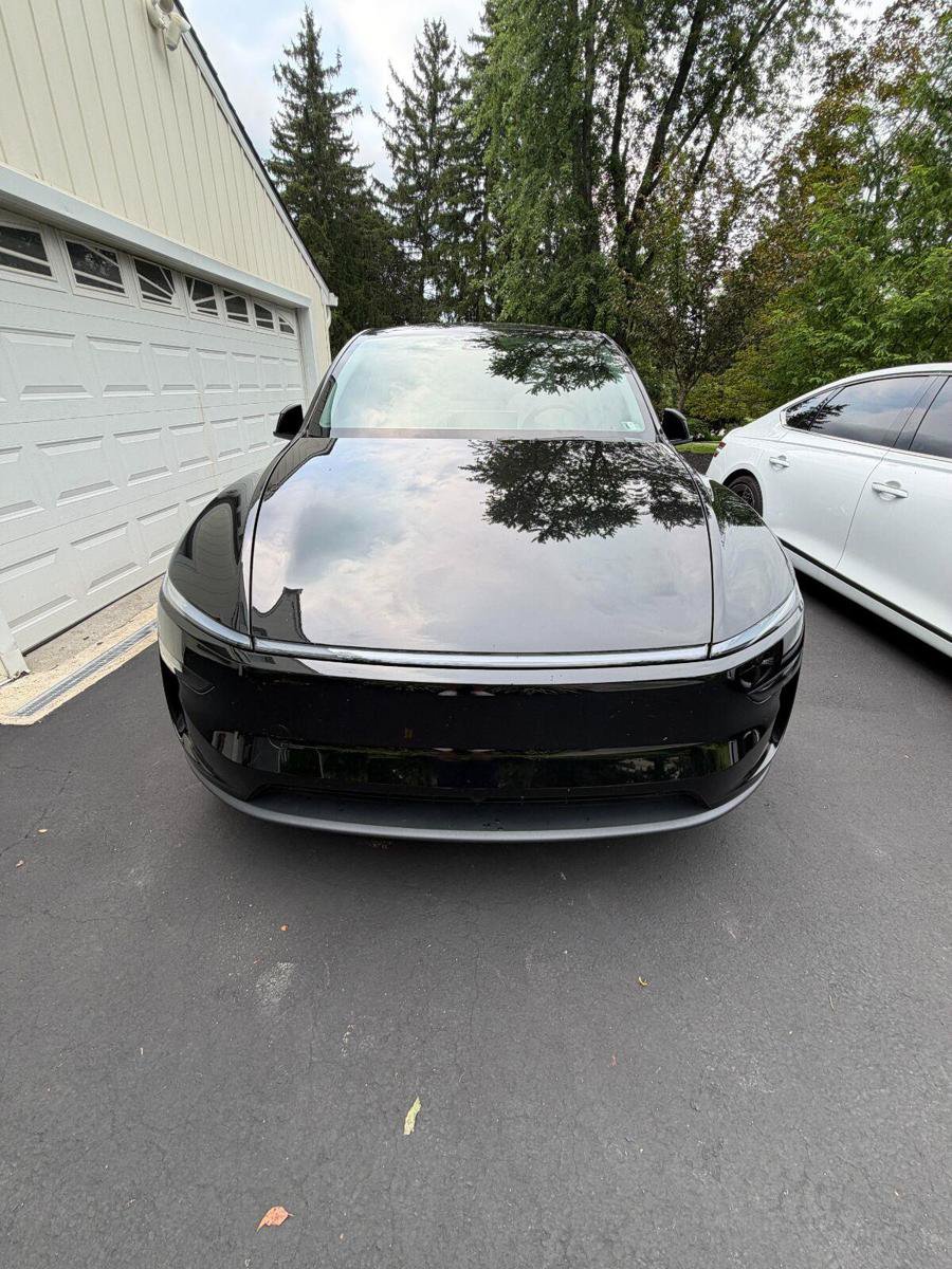 Used 2026 Tesla Model Y AWD image 3