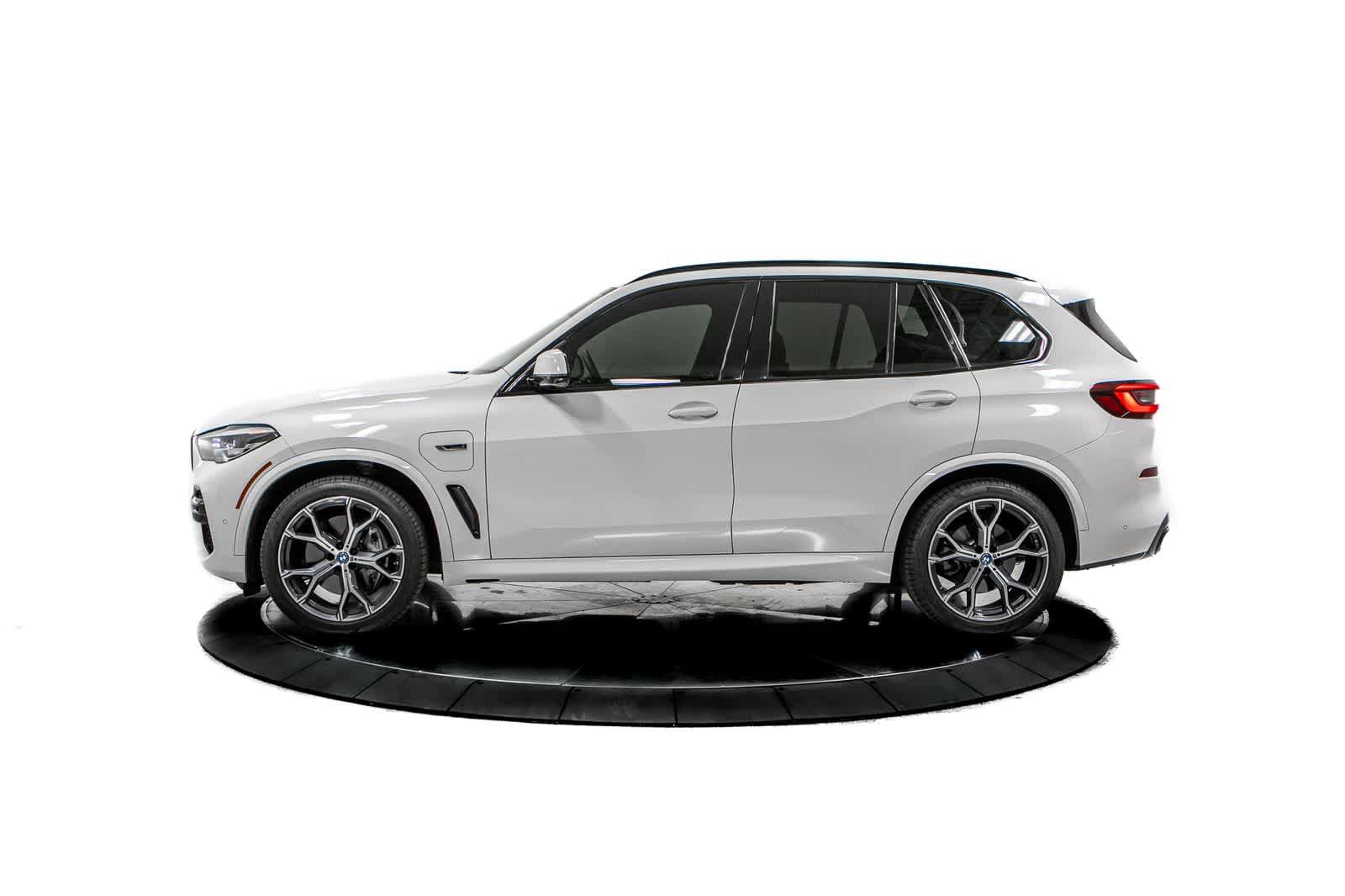 Used 2023 BMW X5 xDrive45e w/ M Sport Package AWD/4WD image 2