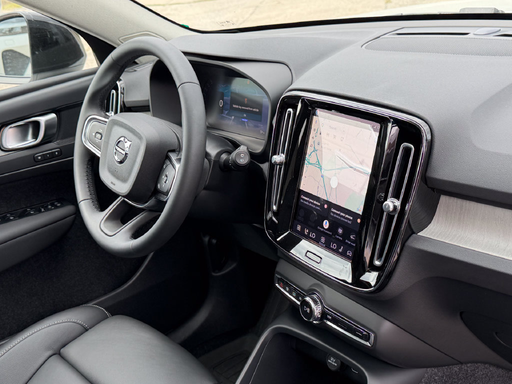 New 2026 Volvo XC40 B5 Plus w/ Protection Package Premier AWD/4WD image 7