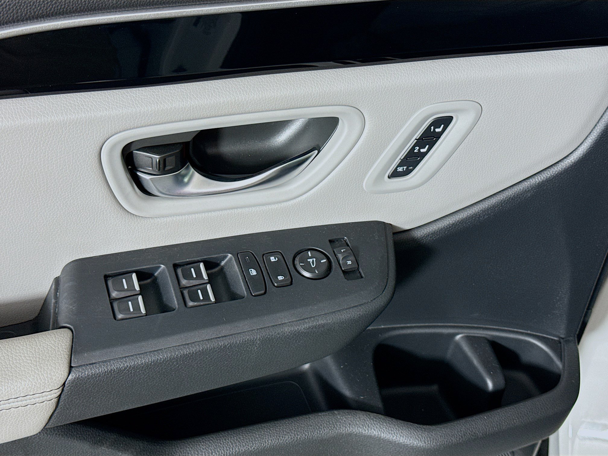 Used 2025 Honda Pilot EX-L image 18
