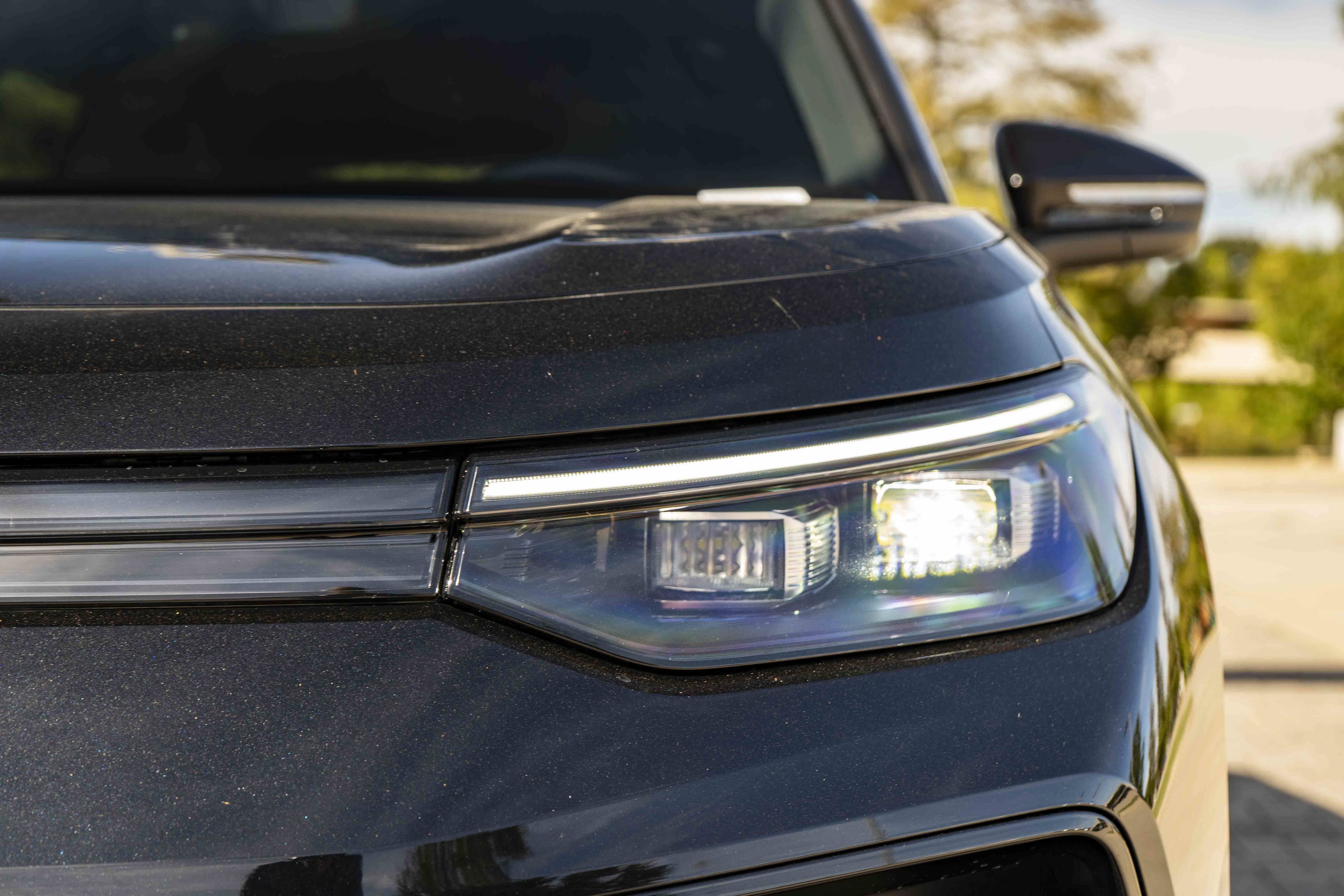 Certified 2026 Volkswagen Tiguan SE R-Line FWD image 10