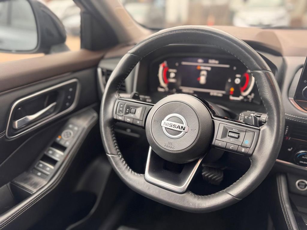 Used 2021 Nissan Rogue Platinum image 21