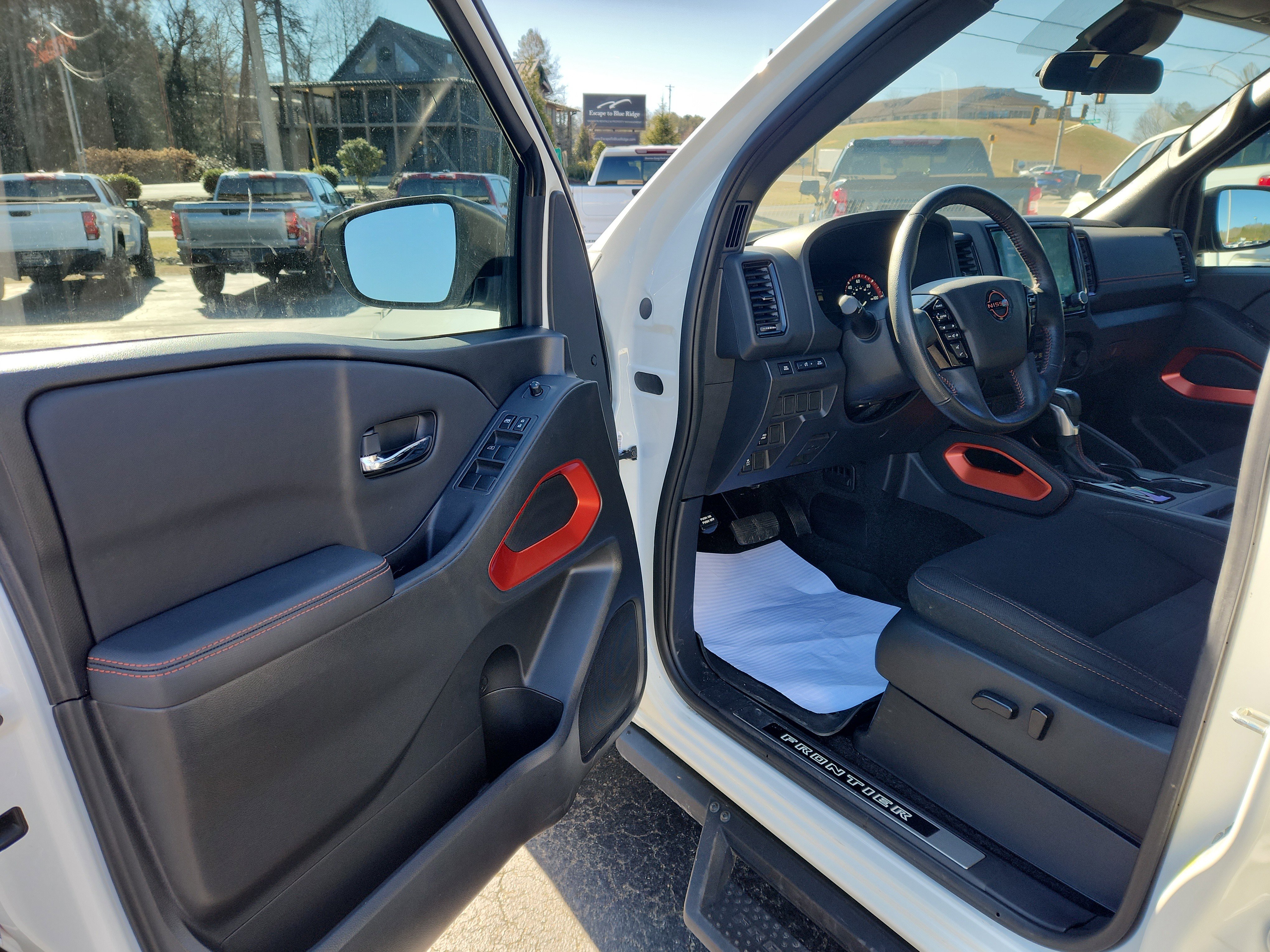 Used 2022 Nissan Frontier Pro-X image 19