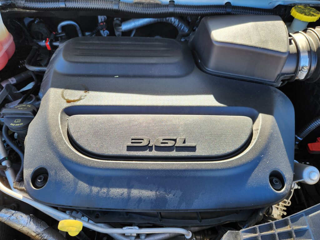 Used 2022 Chrysler Pacifica Touring-L image 16