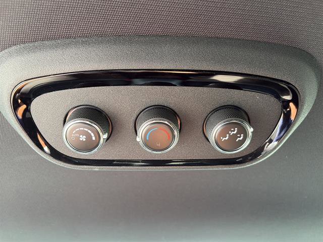 Used 2025 Dodge Durango GT image 43