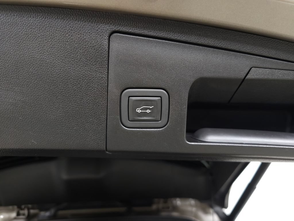 Used 2023 Cadillac XT4 Sport AWD/4WD image 6