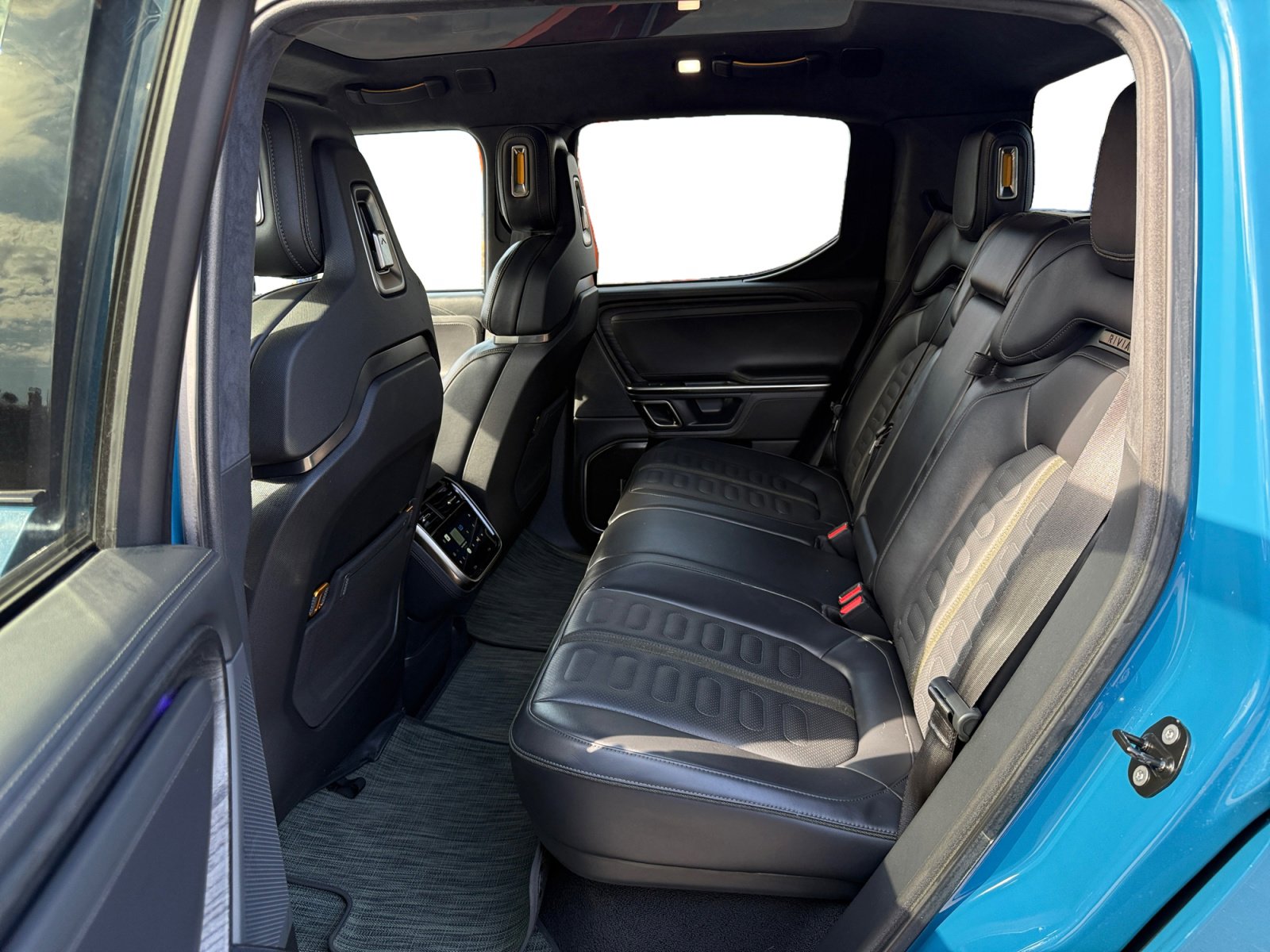 Used 2023 Rivian R1T Adventure image 16