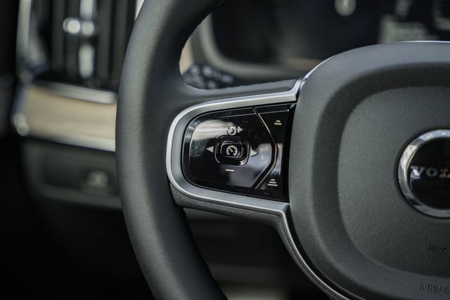 New 2026 Volvo XC90 B6 Plus w/ Protection Package Premier image 28