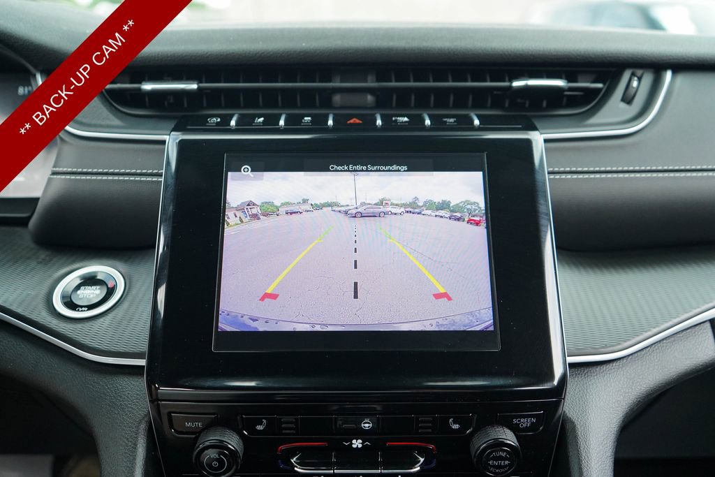 Used 2024 Jeep Grand Cherokee Altitude AWD/4WD image 10