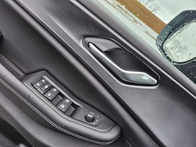 New 2025 Jeep Grand Cherokee Altitude RWD image 11
