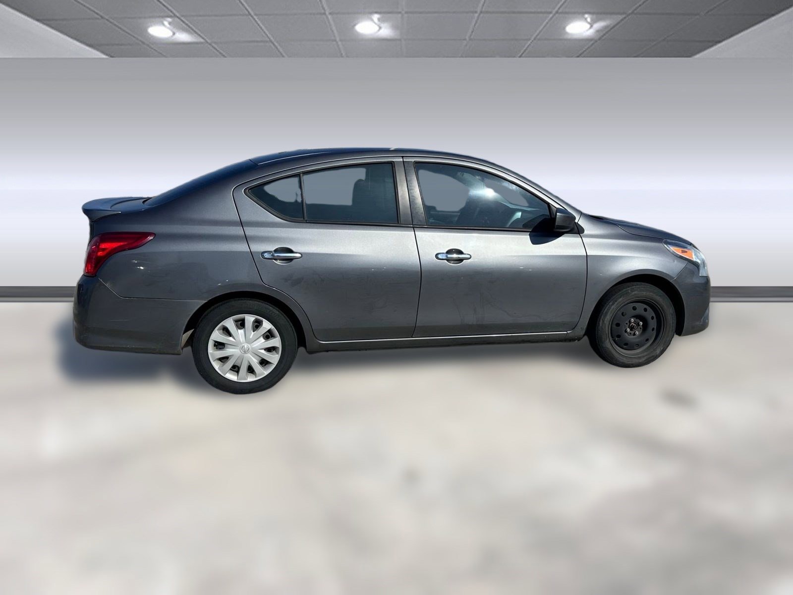 Used 2019 Nissan Versa SV image 8