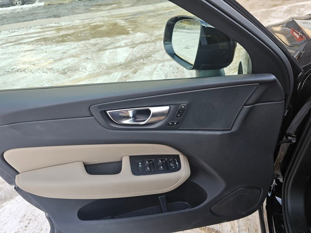 Certified 2026 Volvo XC60 B5 Core w/ Protection Package Premier image 19