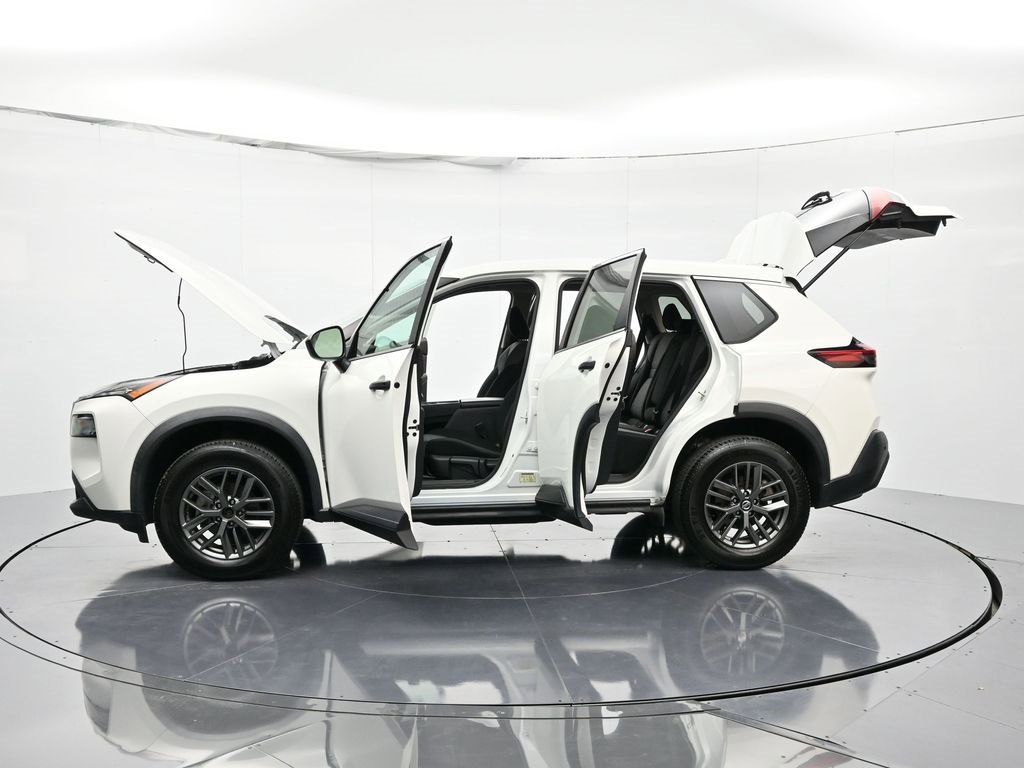 Used 2021 Nissan Rogue S image 45