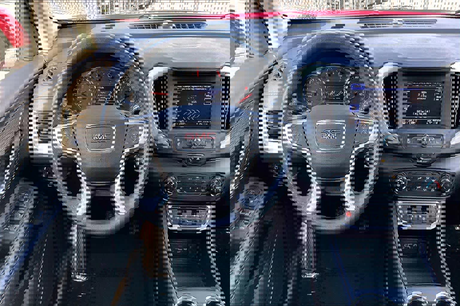 Used 2022 GMC Terrain SLE image 5