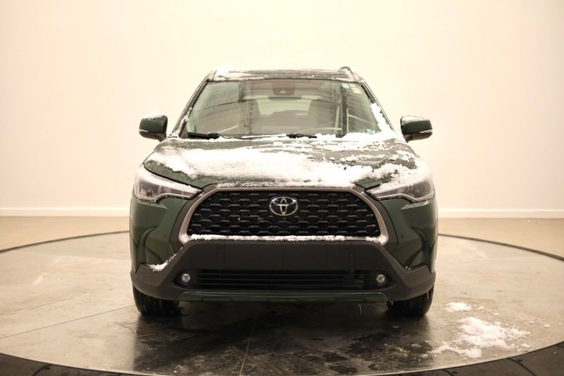 Used 2022 Toyota Corolla Cross XLE w/ Convenience Package image 8