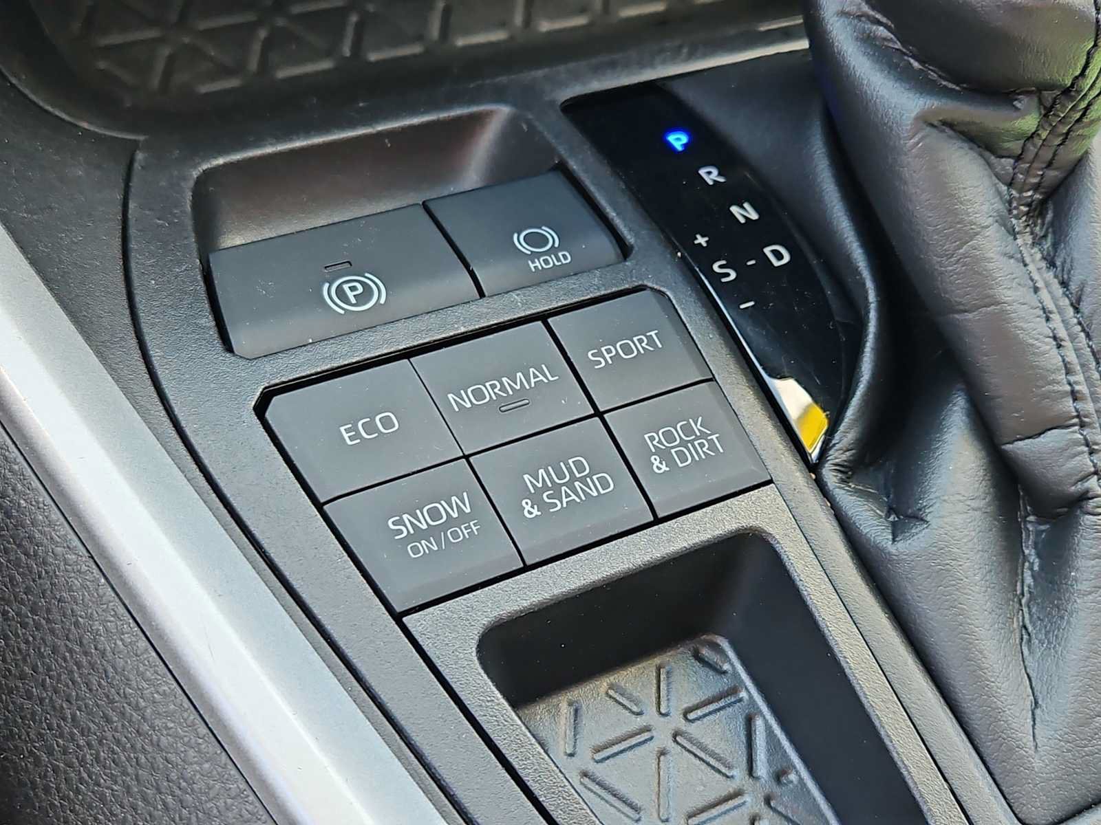 Used 2021 Toyota RAV4 XLE Premium AWD/4WD image 10