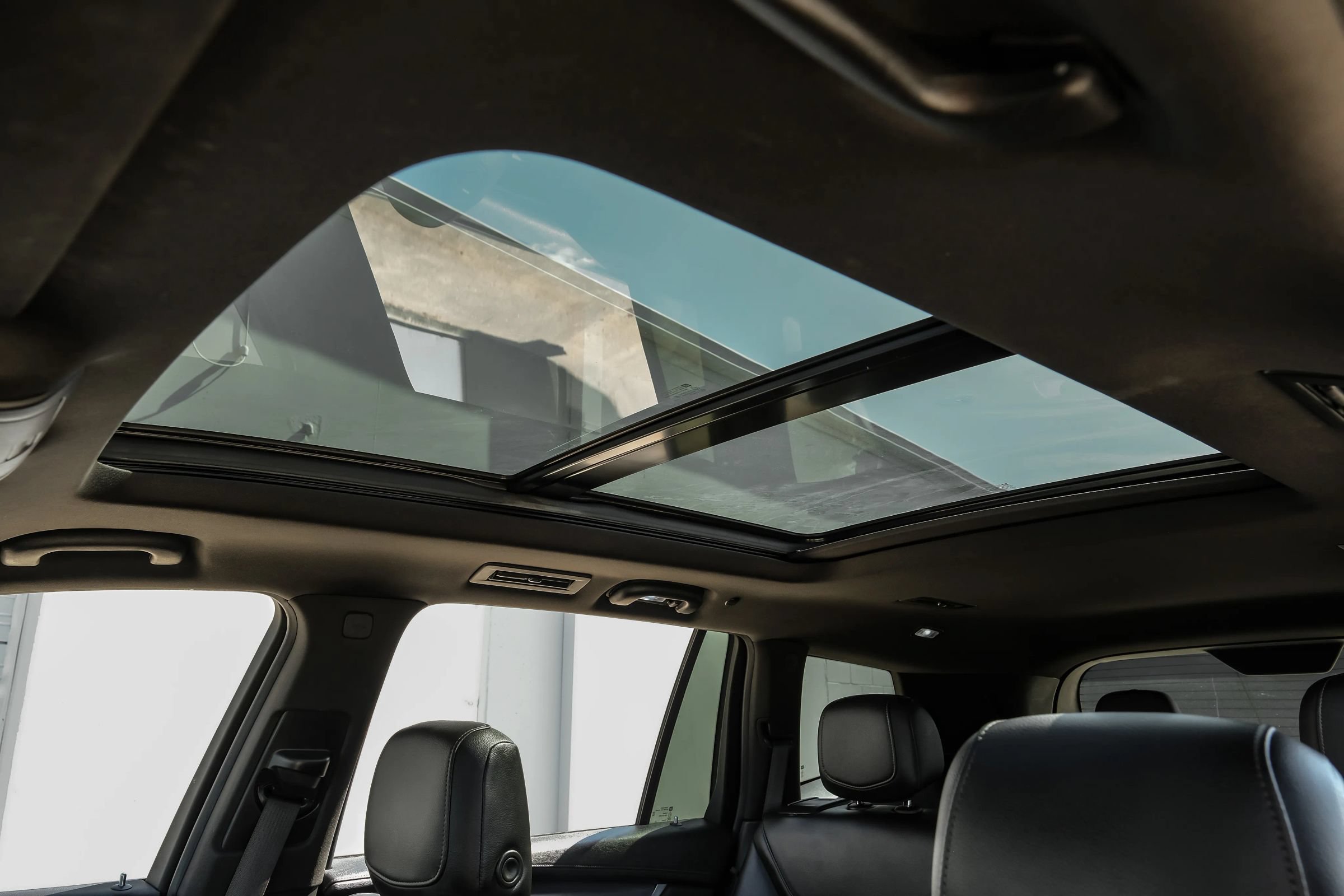 Used 2022 Cadillac XT6 Luxury w/ LPO, Floor Liner Package FWD image 5