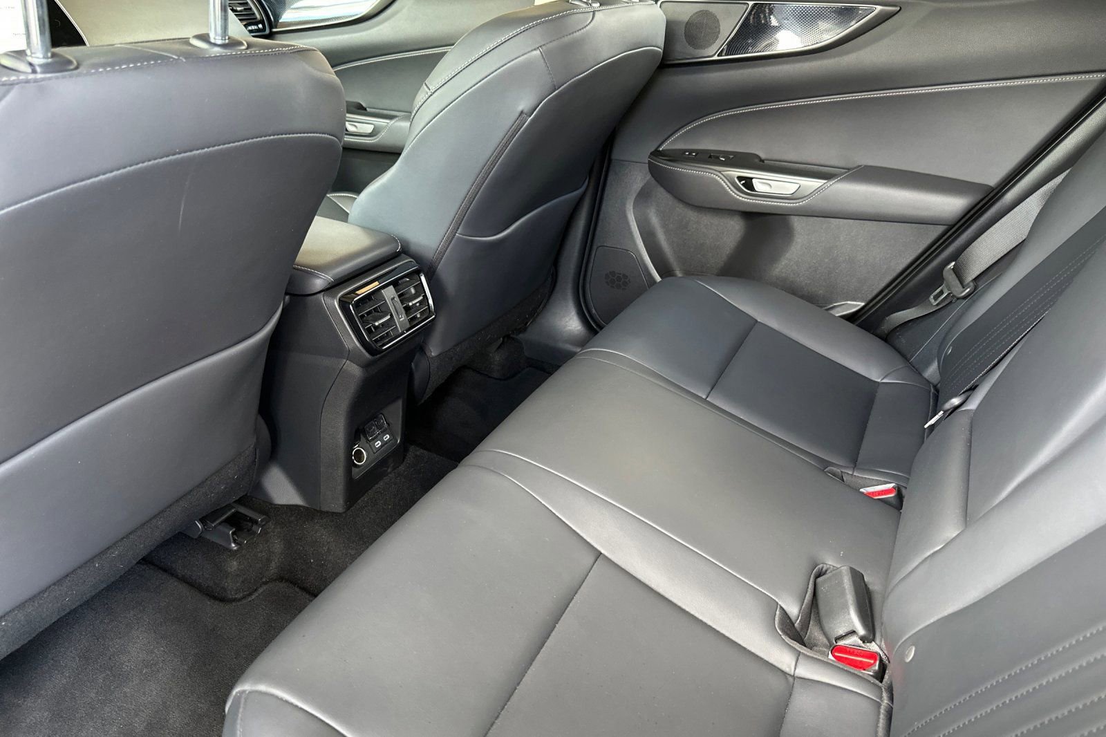 Used 2025 Lexus NX 250 FWD image 13