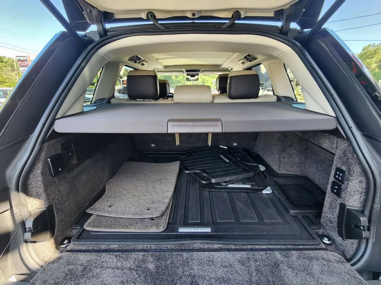 Used 2019 Land Rover Range Rover Supercharged AWD/4WD image 14