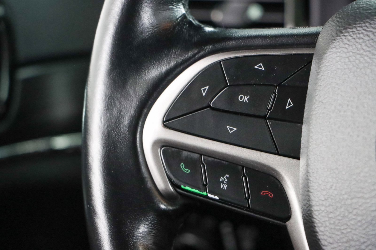 Used 2021 Jeep Grand Cherokee Limited w/ Quick Order Package 28K 80th AWD/4WD image 13