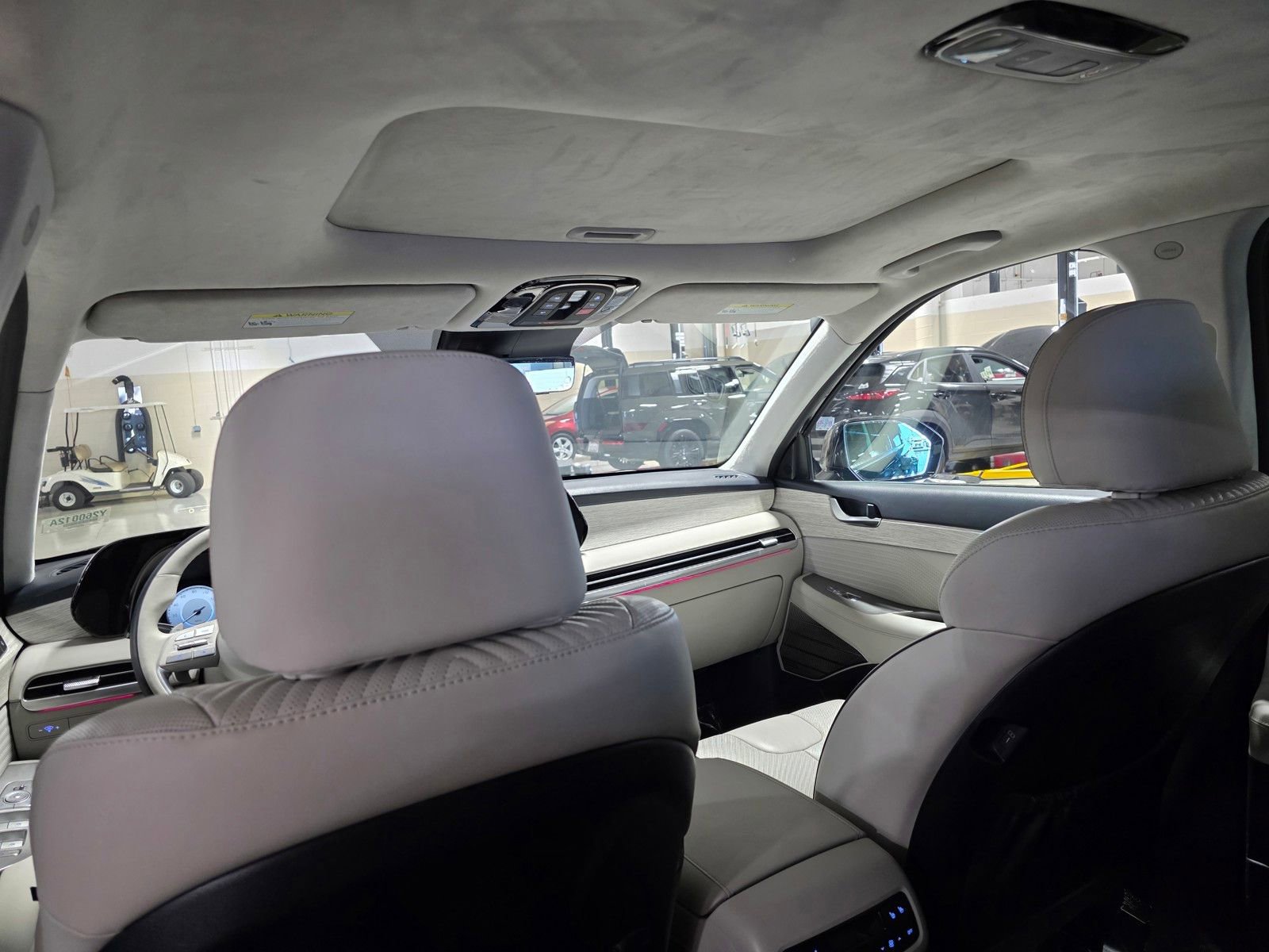 Used 2024 Hyundai Palisade Calligraphy image 16