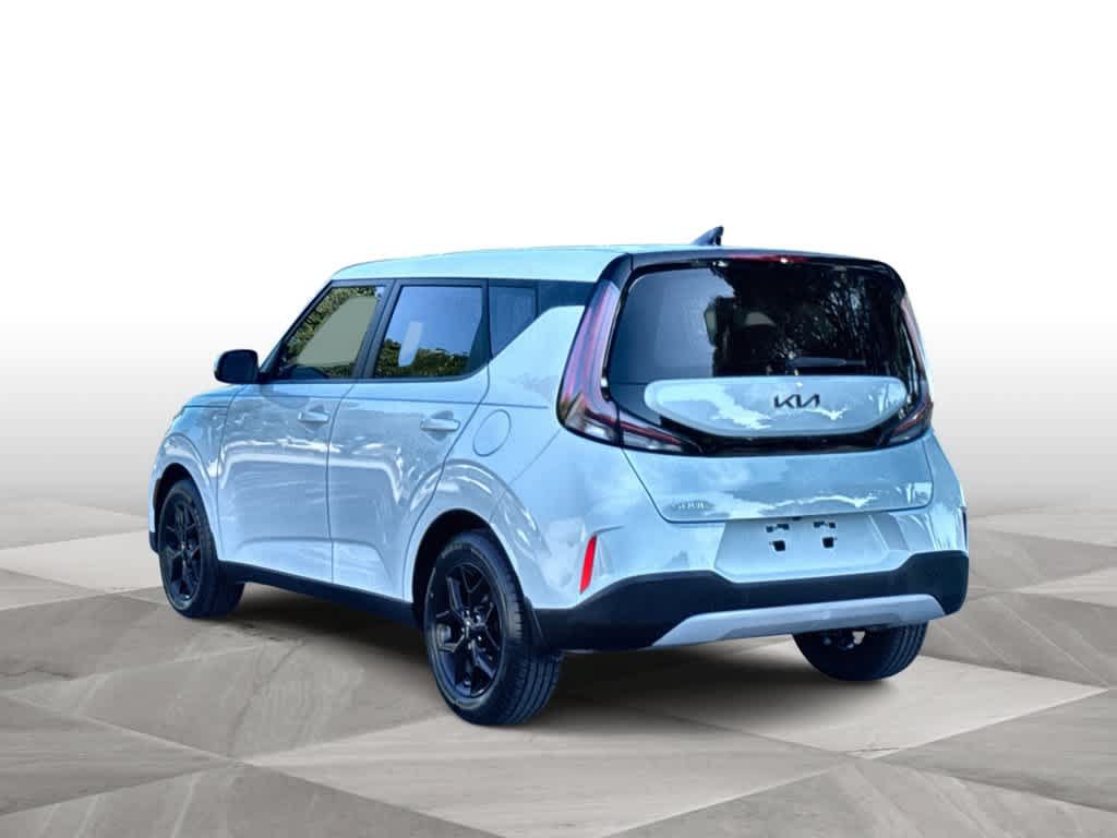 Used 2023 Kia Soul LX w/ Option Group 015 FWD image 6
