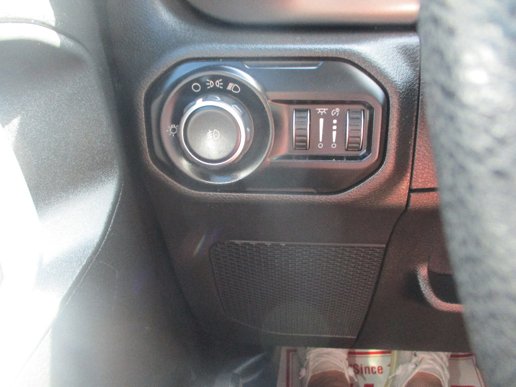 Used 2019 Jeep Wrangler Sport AWD/4WD image 13