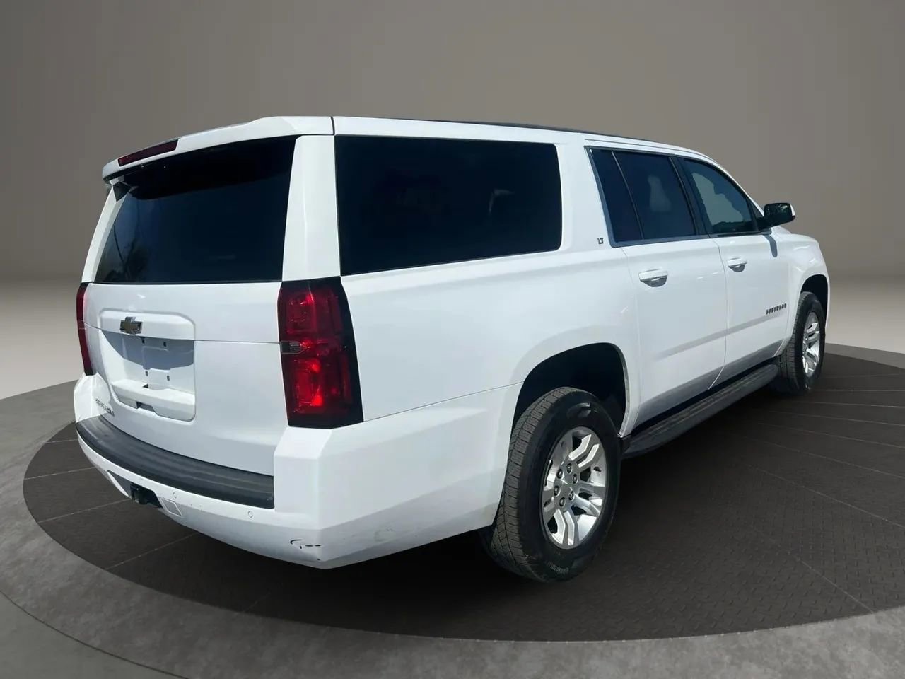 Used 2019 Chevrolet Suburban LT AWD/4WD image 5