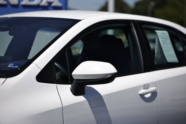 Used 2023 Toyota Corolla LE FWD image 3