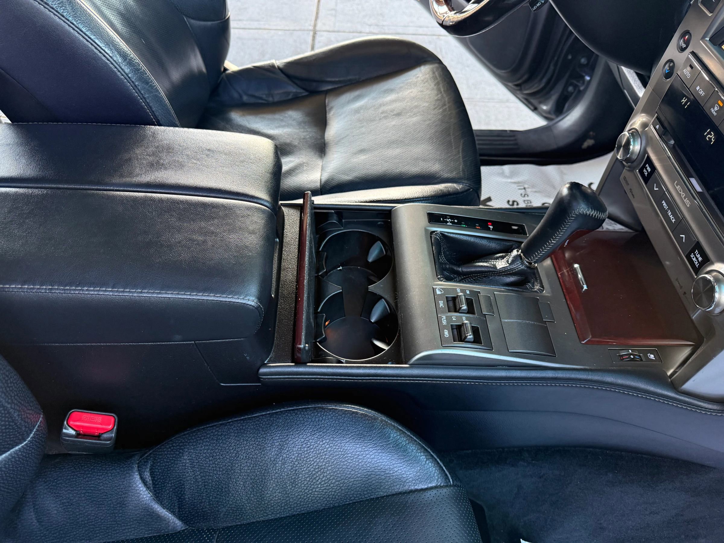 Used 2016 Lexus GX 460 image 28