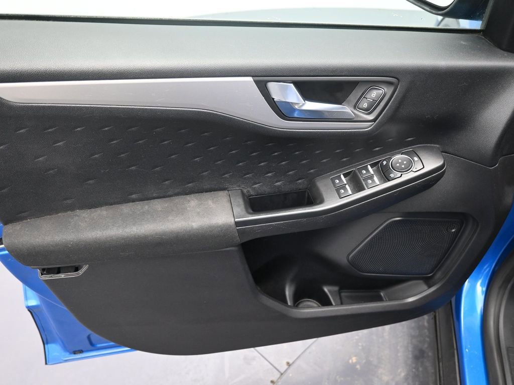 Used 2020 Ford Escape SE image 9