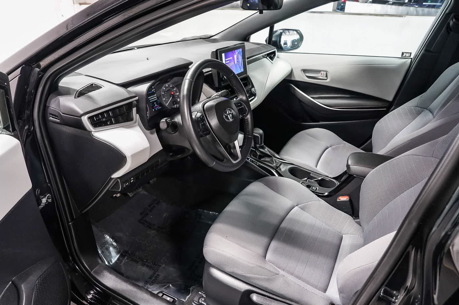 Certified 2025 Toyota Corolla SE FWD image 17