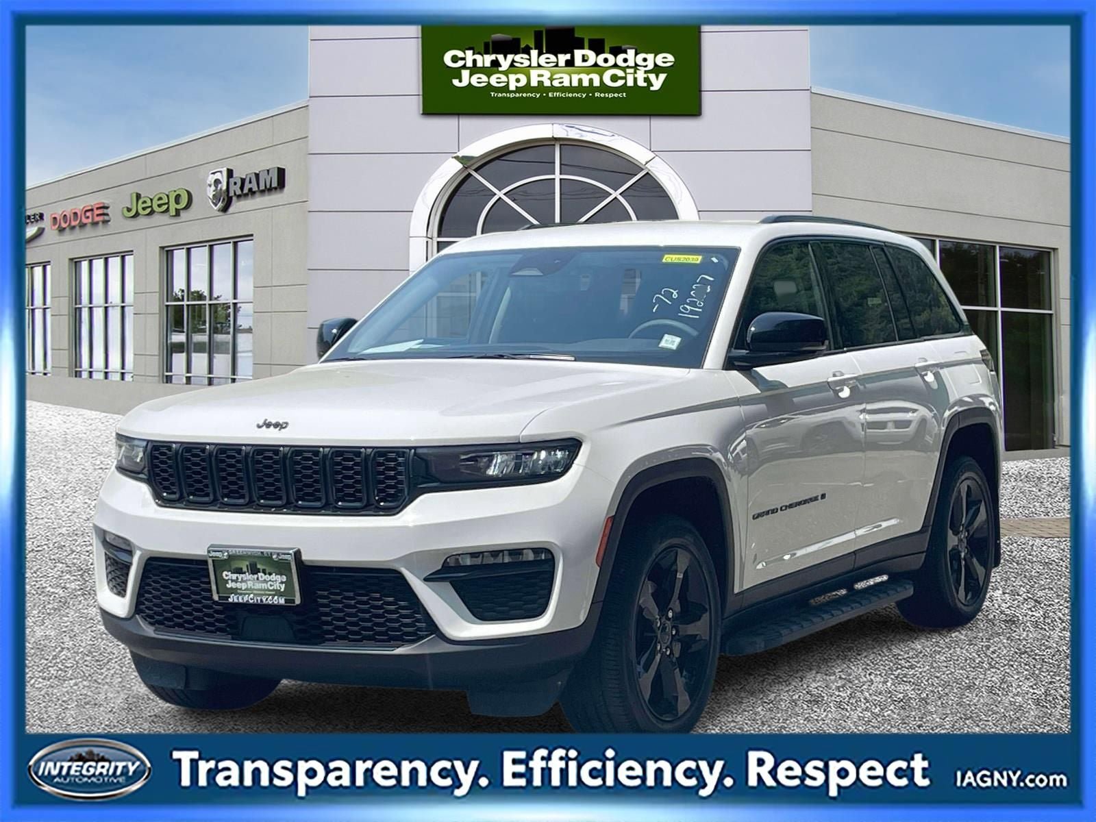 Used 2023 Jeep Grand Cherokee Limited w/ Black Appearance Package