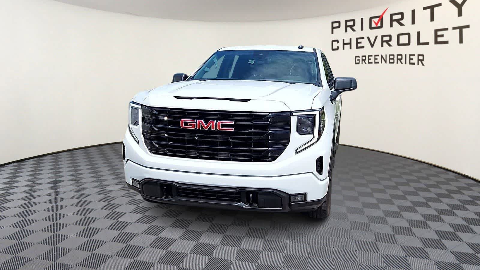 Used 2023 GMC Sierra 1500 Elevation RWD image 3