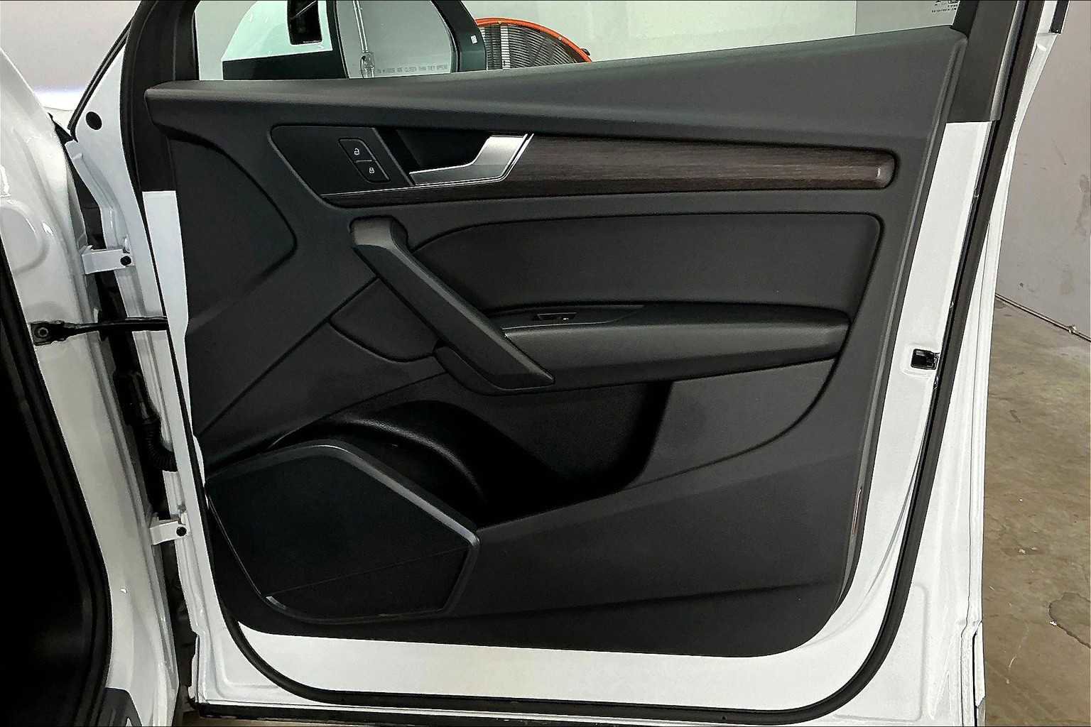 Used 2025 Audi Q5 2.0T Premium image 26