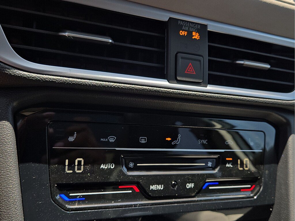 New 2026 Volkswagen Taos SE FWD image 20