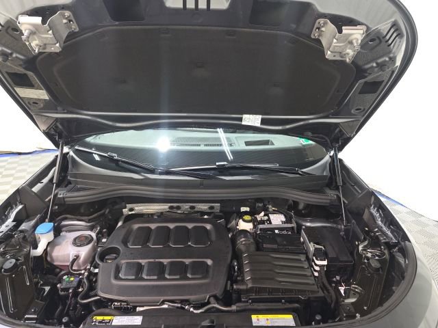 Used 2025 Volkswagen Tiguan SE R-Line AWD/4WD image 38