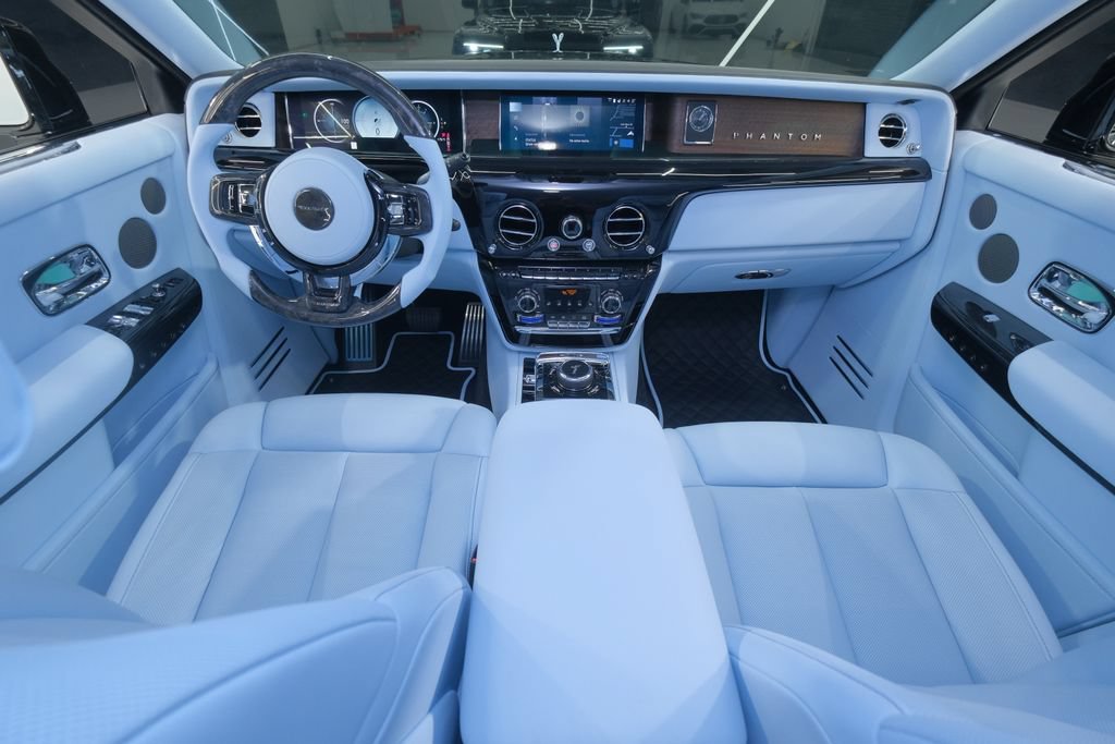 Used 2026 Rolls-Royce Phantom Sedan RWD image 75