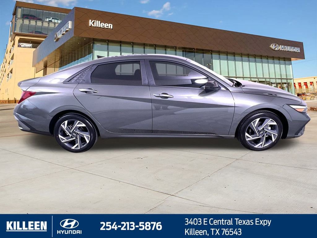 Used 2025 Hyundai Elantra Sport image 10