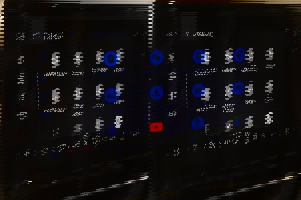 Used 2025 Lincoln Nautilus Premier image 33