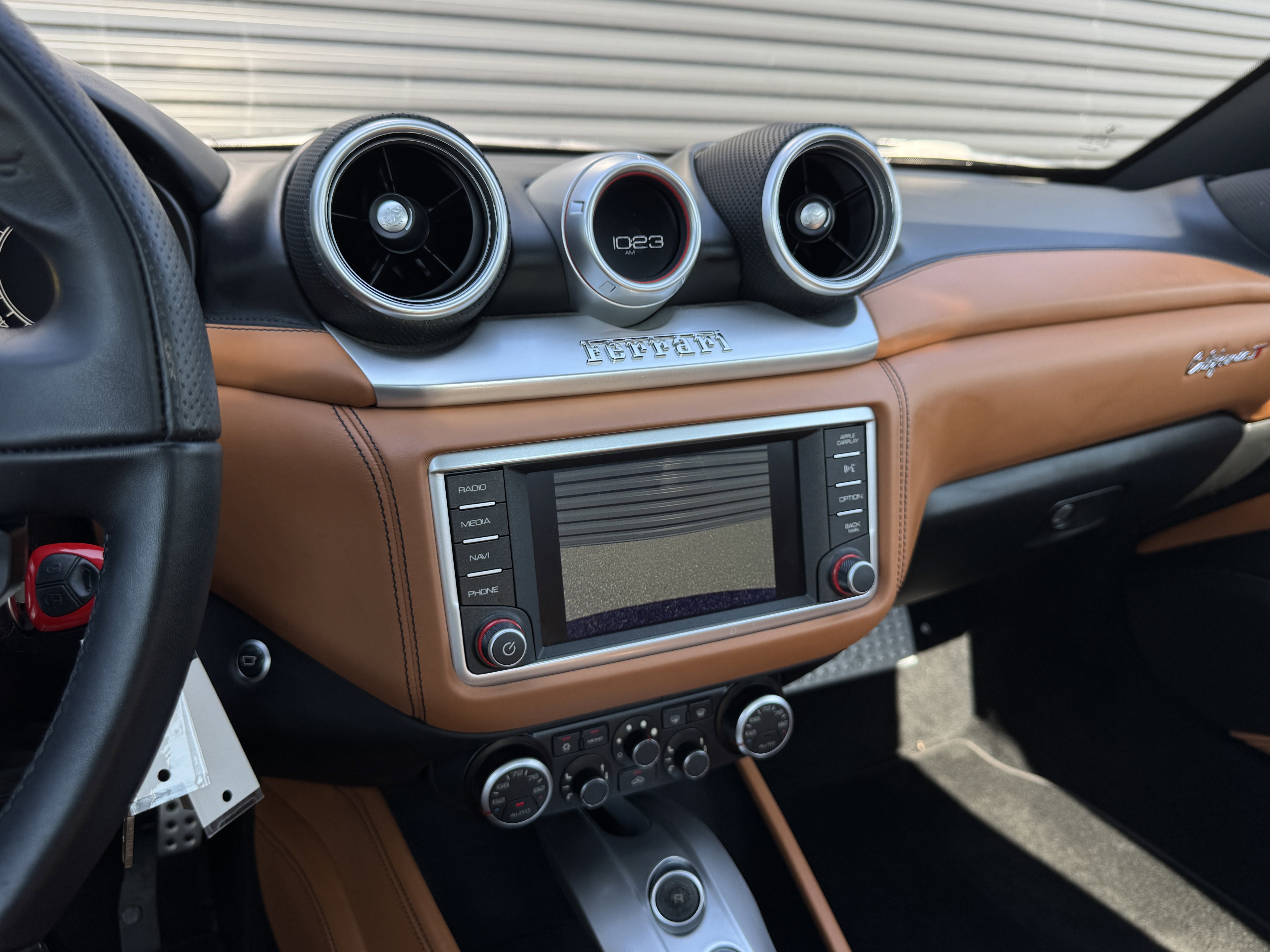 Used 2017 Ferrari California T image 33