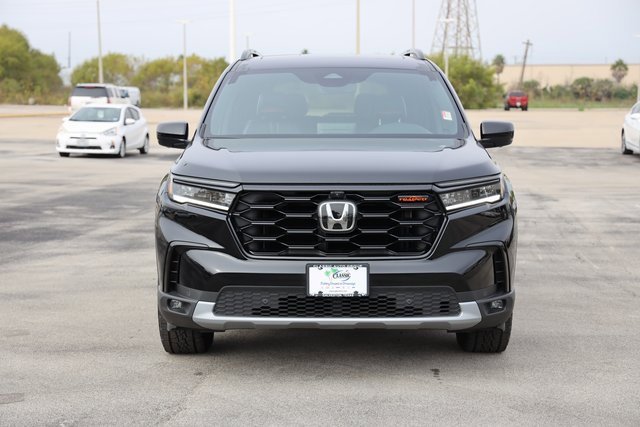 Certified 2025 Honda Pilot TrailSport image 2