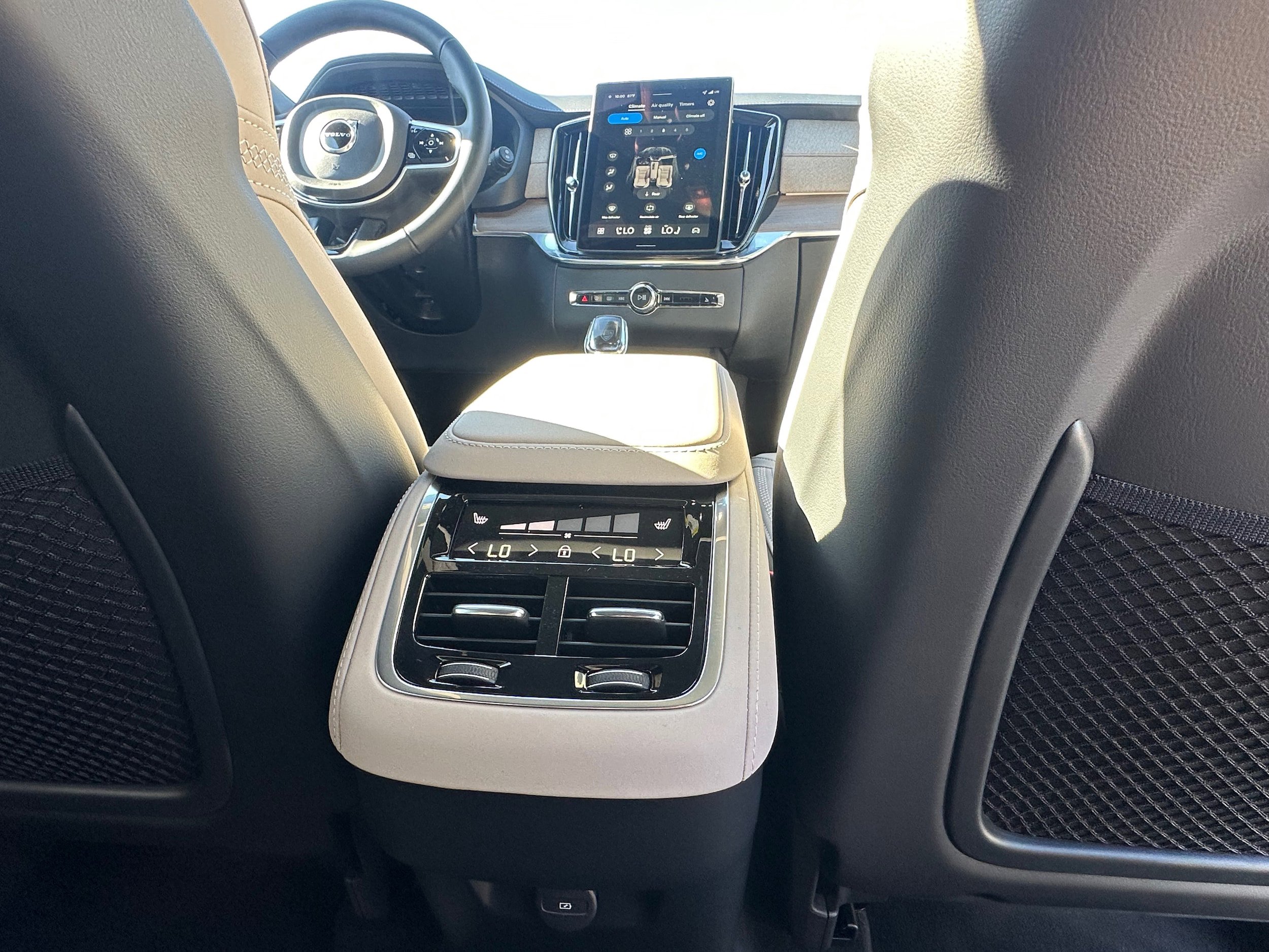 Used 2026 Volvo XC90 B6 Plus w/ Protection Package Premier AWD/4WD image 12