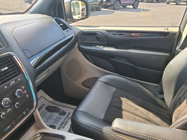Used 2019 Dodge Grand Caravan SXT FWD image 15