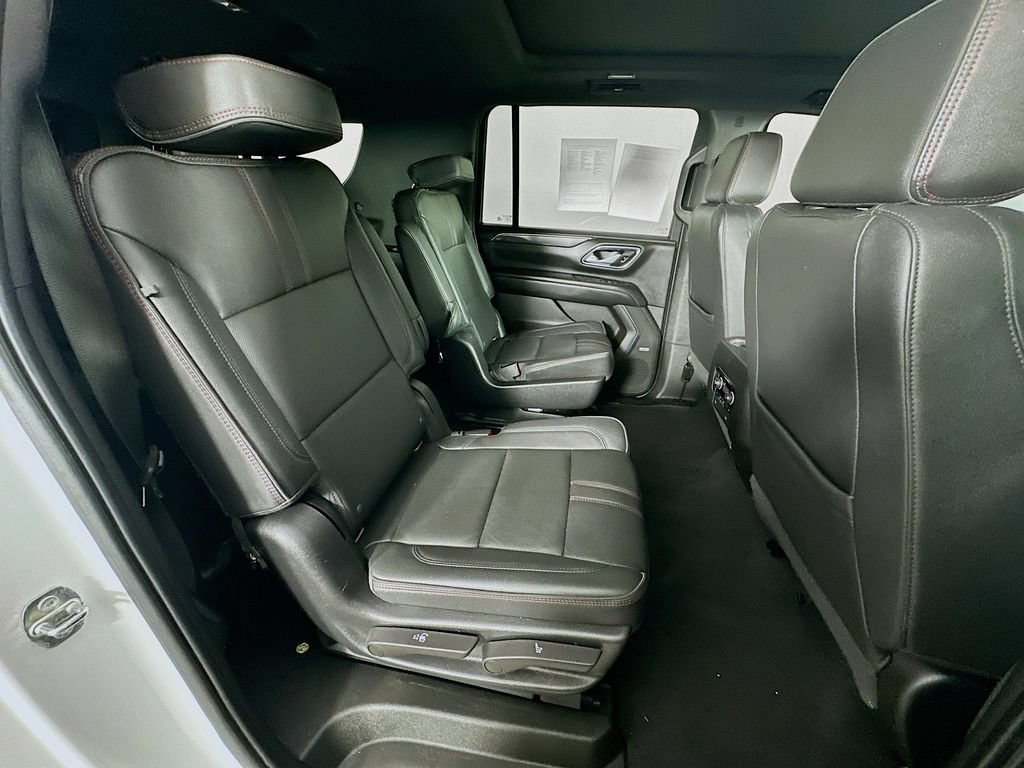 Used 2022 Chevrolet Suburban RST w/ Luxury Package AWD/4WD image 39