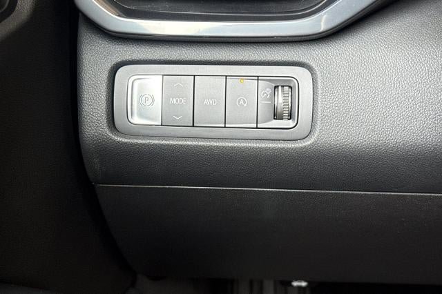 New 2026 GMC Acadia AT4 w/ Luxury Package AWD/4WD image 32