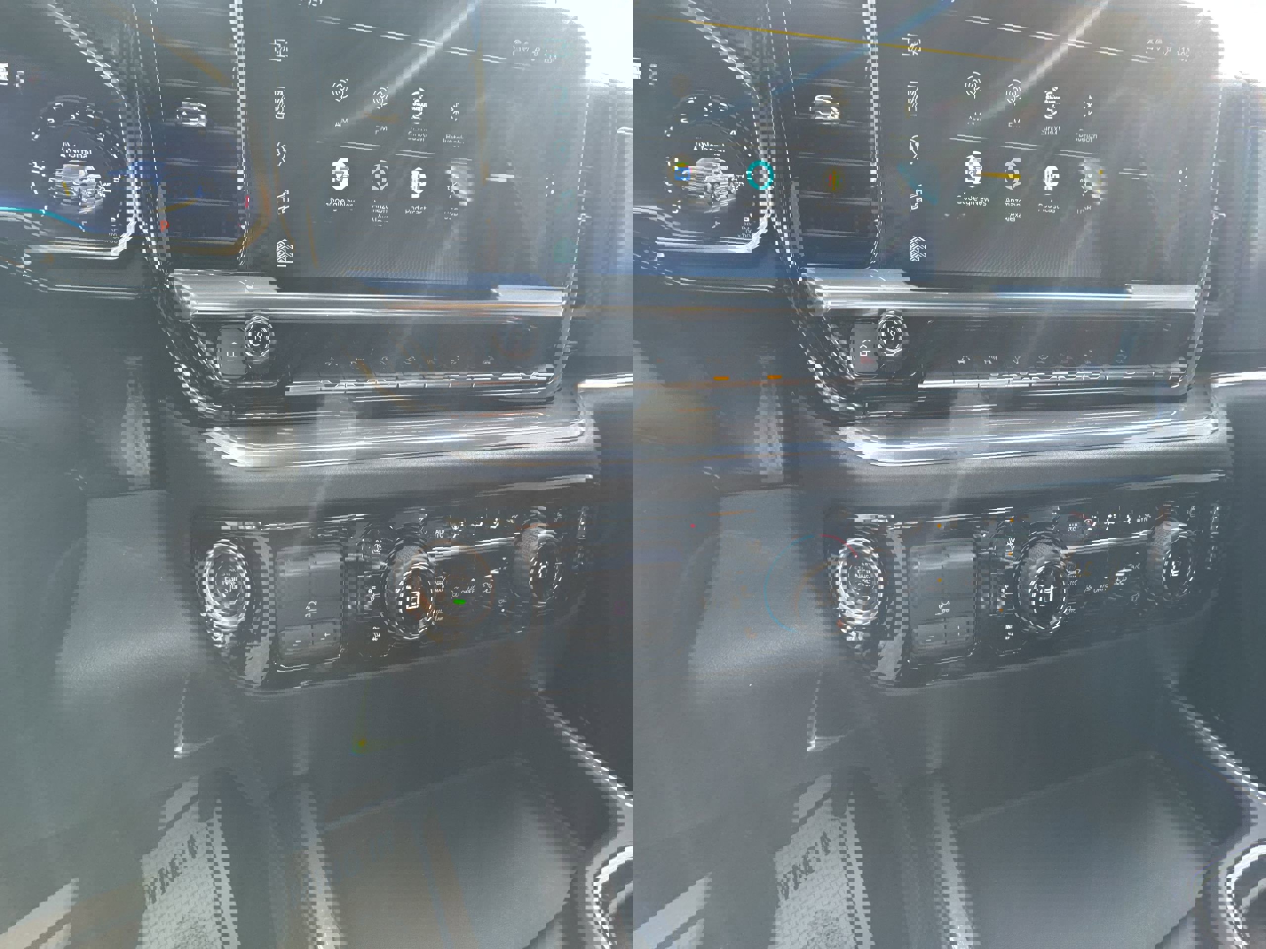 Used 2022 Chevrolet Silverado 1500 High Country w/ High Country Premium Package image 17